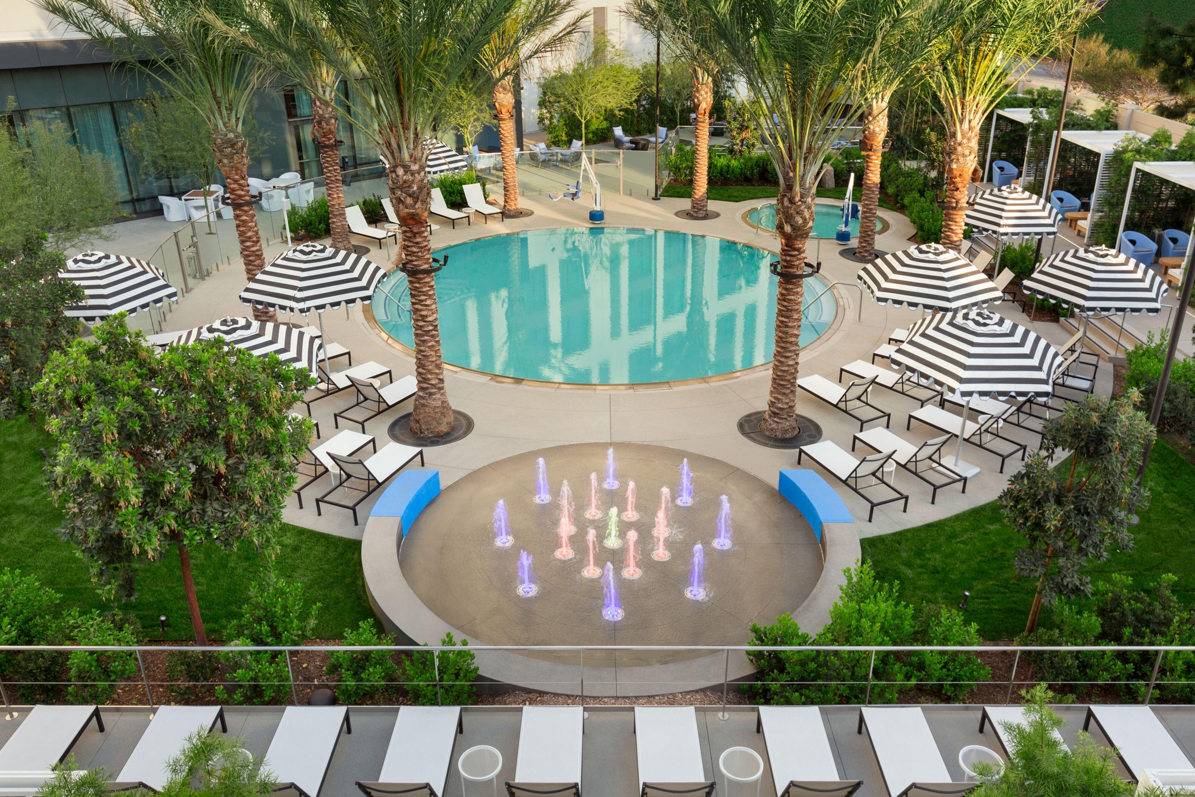 래디슨 블루 애너하임 호텔 외부 사진 The Fountains at Talking Stick Resort